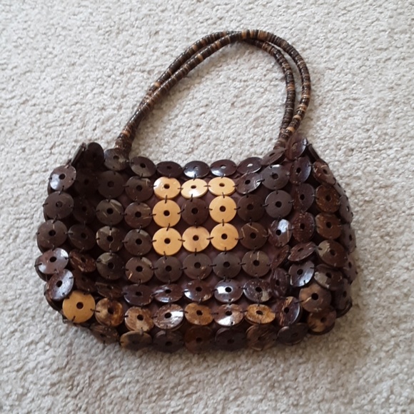 Handcrafted Vietnamese Coconut Chip Handbag - Picture 3 of 3